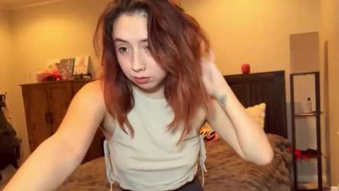 Snapshot of stara_dreams chatting on 03.30.26 Stara Winters online show from 03.30.26