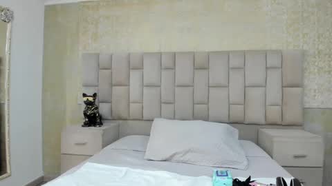Snapshot of starbutterflyy_ chatting on 10.02.25 STAR online show from 10.02.25