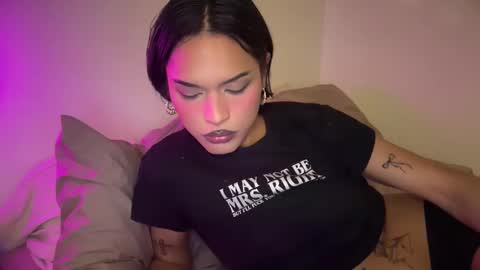 Snapshot of stargirlrising chatting on 12.19.25 STAR online show from 12.19.25