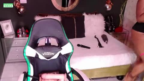 Snapshot of starhappy chatting on 09.14.25 Welcome Im VICTORIA Your love is my passion activate my love and moaning with your tips and enjoy with me online show from 09.14.25