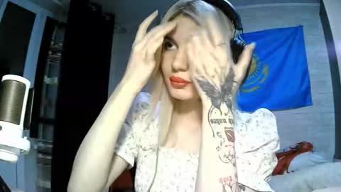 Snapshot of starremick chatting on 09.16.25 Katie online show from 09.16.25