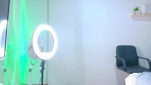 M O O N  online show from 05.25.26