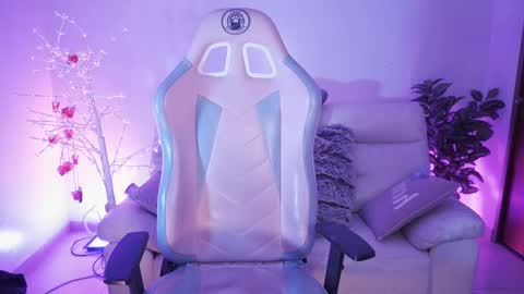 Yoko online show from 10.08.25