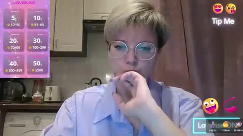 Snapshot of stasya_07 chatting on 12.17.24 Stasya online show from 12.17.24