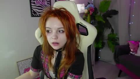 Snapshot of staymonica chatting on 02.12.26 MONICA online show from 02.12.26