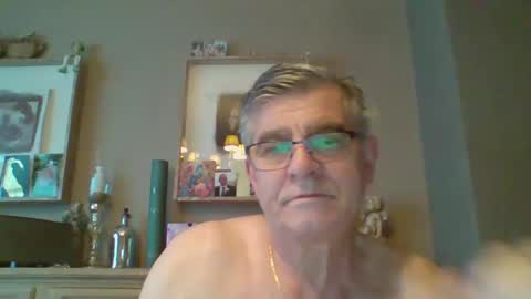 Snapshot of stedom chatting on 02.12.25 stepdom online show from 02.12.25