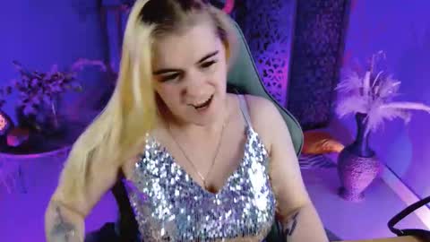 stef_nicks online show from 10.16.25