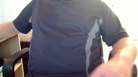 Snapshot of stefan2580 chatting on 11.17.25 Stefan online show from 11.17.25