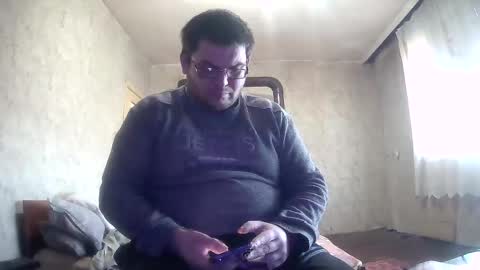 Snapshot of stefan90pt chatting on 01.04.25 Stefan online show from 01.04.25