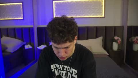 Snapshot of stefanbev chatting on 03.19.26 Esrefan online show from 03.19.26