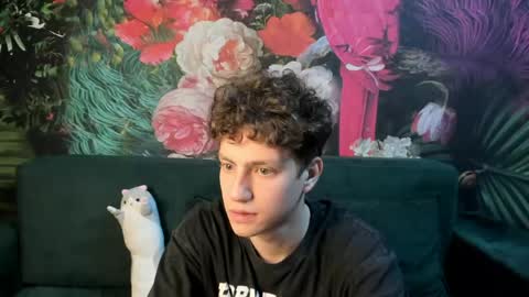 Snapshot of stefanbev chatting on 04.12.26 Esrefan online show from 04.12.26