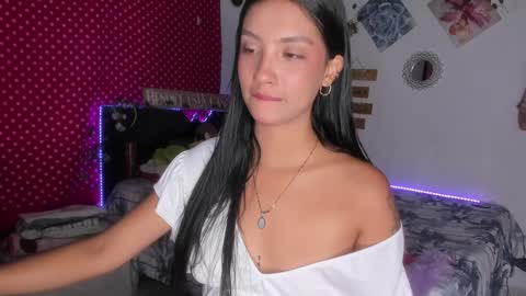 Im MiaIts my first day here  online show from 01.16.25