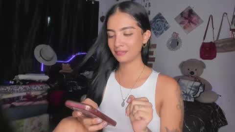 Im MiaIts my first day here  online show from 02.18.25