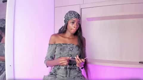 stefannyevans_ online show from 03.05.26