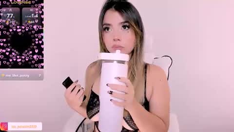 Snapshot of stefanycifuentes chatting on 11.15.25 Stefa online show from 11.15.25