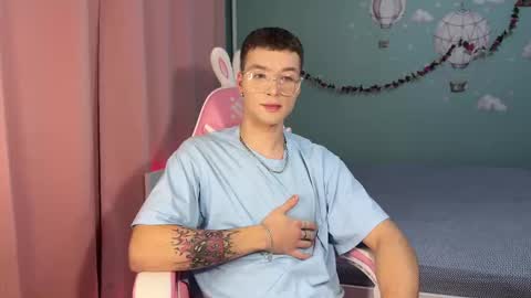 Snapshot of stefikit chatting on 10.28.25 Stefi and Akin online show from 10.28.25