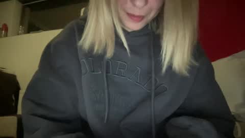 stefy_glow online show from 02.19.25