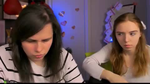 Snapshot of stella_flower chatting on 02.25.26 stella_flower online show from 02.25.26