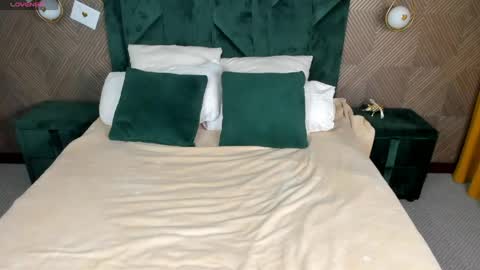 Stella Leee online show from 04.12.26