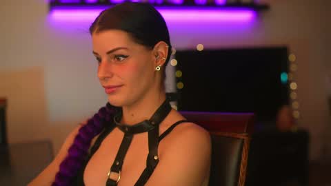 Snapshot of stella_shock chatting on 12.13.24 Stella online show from 12.13.24