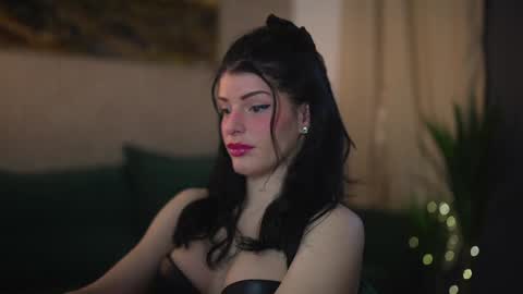 Snapshot of stella_shock chatting on 01.20.25 Stella online show from 01.20.25