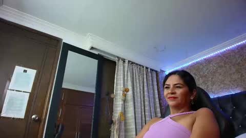 Estella online show from 10.09.25