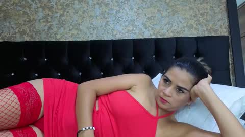 Estella online show from 11.11.25