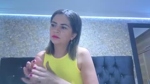 Estella online show from 12.03.25