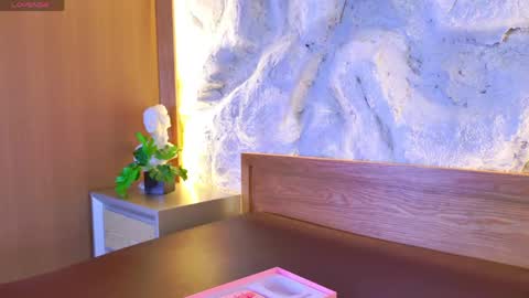 S T E L L A online show from 04.20.26