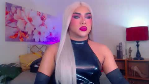 CALL ME STELLA online show from 11.06.25