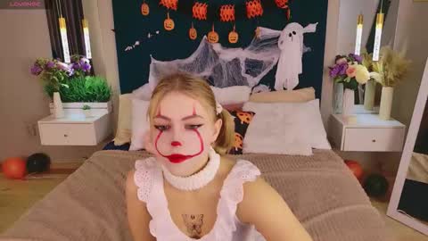 Snapshot of stellahaart chatting on 10.30.25 Stella 3 online show from 10.30.25