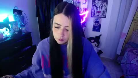 Snapshot of stephani_rousso chatting on 09.24.25 joha cosmo online show from 09.24.25