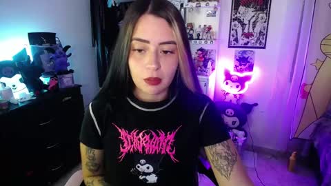 Snapshot of stephani_rousso chatting on 10.28.25 joha cosmo online show from 10.28.25