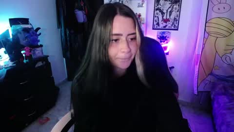 Snapshot of stephani_rousso chatting on 10.30.25 joha cosmo online show from 10.30.25