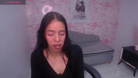 Snapshot of stephania_t chatting on 01.09.25 Stephania online show from 01.09.25