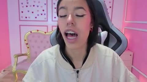 Stephania online show from 10.02.25