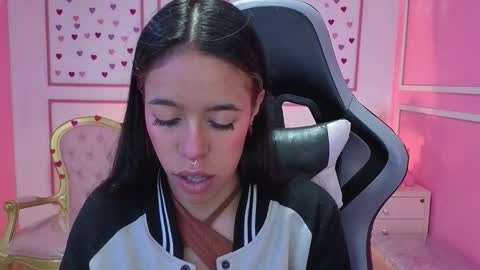 Stephania online show from 10.07.25