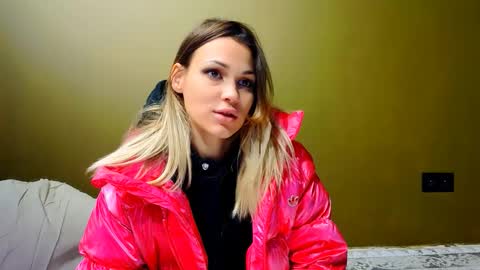 Stephany online show from 12.23.25