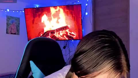 Stephany  independient model  online show from 02.25.25