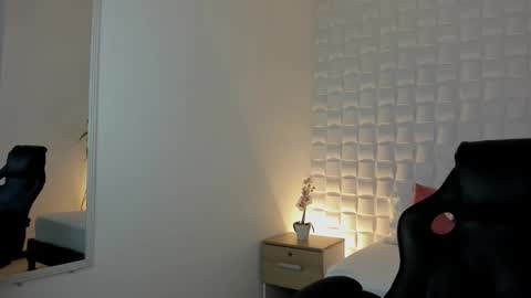 Snapshot of stephanya_ chatting on 01.09.25 S T E P H A N Y A online show from 01.09.25