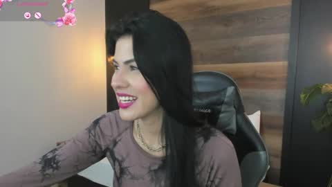 S T E P H A N Y A online show from 04.13.26