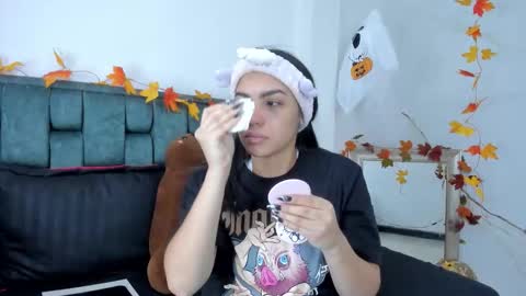 Stefanny online show from 10.26.25