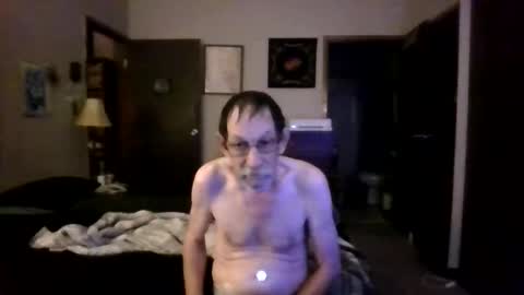 Snapshot of stephenasmith3 chatting on 04.28.26 stephenasmith3 online show from 04.28.26