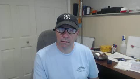 Snapshot of stephenhal9 chatting on 09.17.25 stephenhal9 online show from 09.17.25