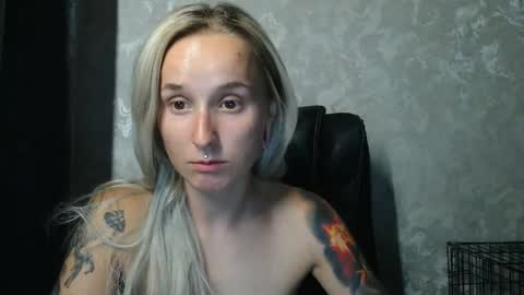 Snapshot of stephiepink chatting on 09.09.25 Grace online show from 09.09.25