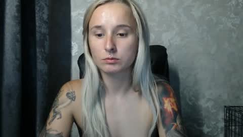 Snapshot of stephiepink chatting on 09.11.25 Grace online show from 09.11.25