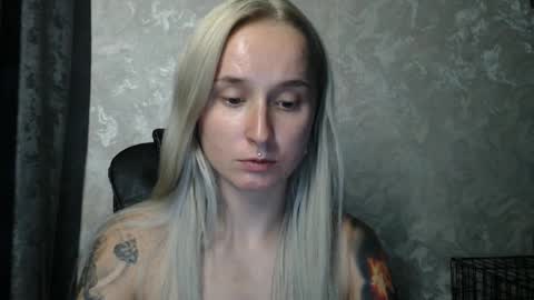 Snapshot of stephiepink chatting on 09.25.25 Grace online show from 09.25.25