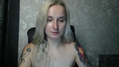 Snapshot of stephiepink chatting on 10.09.25 Grace online show from 10.09.25