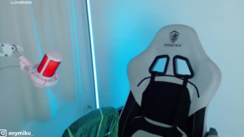 Snapshot of stephybrown chatting on 12.21.24 stephy online show from 12.21.24