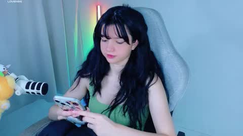 Snapshot of stephybrown chatting on 10.19.25 stephy online show from 10.19.25